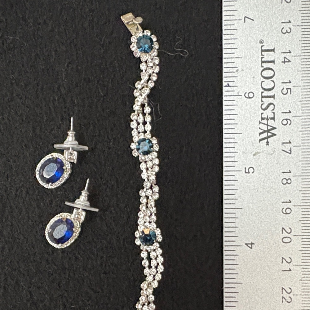 7” bracelet/pierced earrings accompanies Navy-colored outfits.